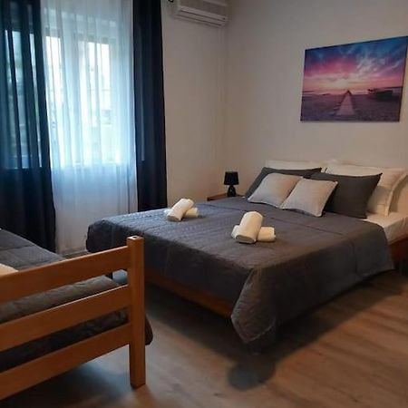 Apartment Dora-100M From The Central Beach Makarská Exteriér fotografie