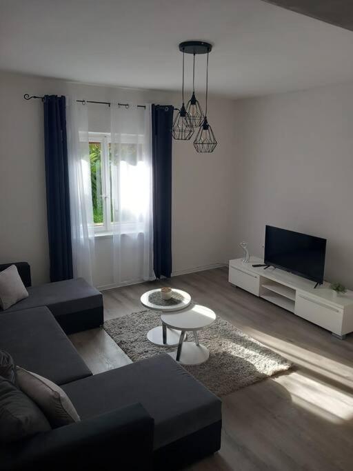 Apartment Dora-100M From The Central Beach Makarská Exteriér fotografie